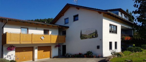 Bayerischer Wald Ferienhaus mit Hund eingezäuntes Grundstück