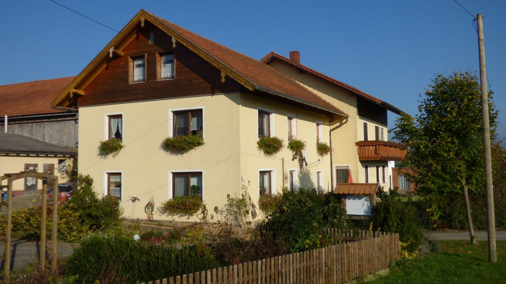 fischer-bauernhofferien-bayerischer-wald-ferienhaus-ansicht