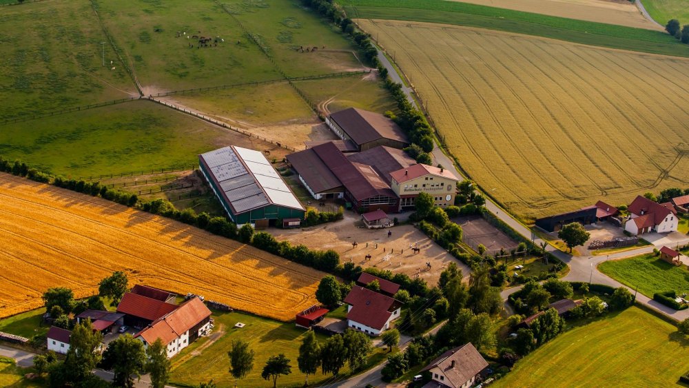 fuchsenhof-reiterhof-oberpfaelzer-wald-reitschile-luftbild