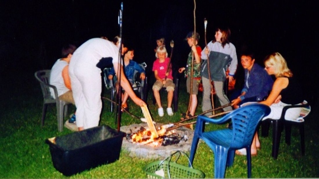 koller-ferienhof-oberpfalz-lagerfeuer-familienurlaub
