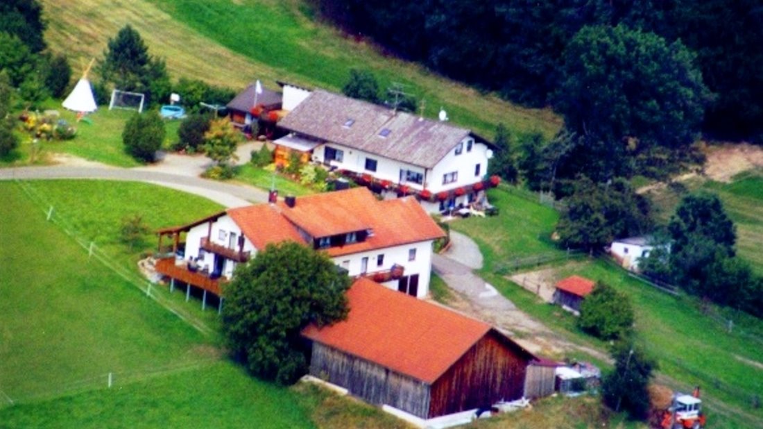 koller-ferienhof-regensburg-bauernhofurlaub-luftbild