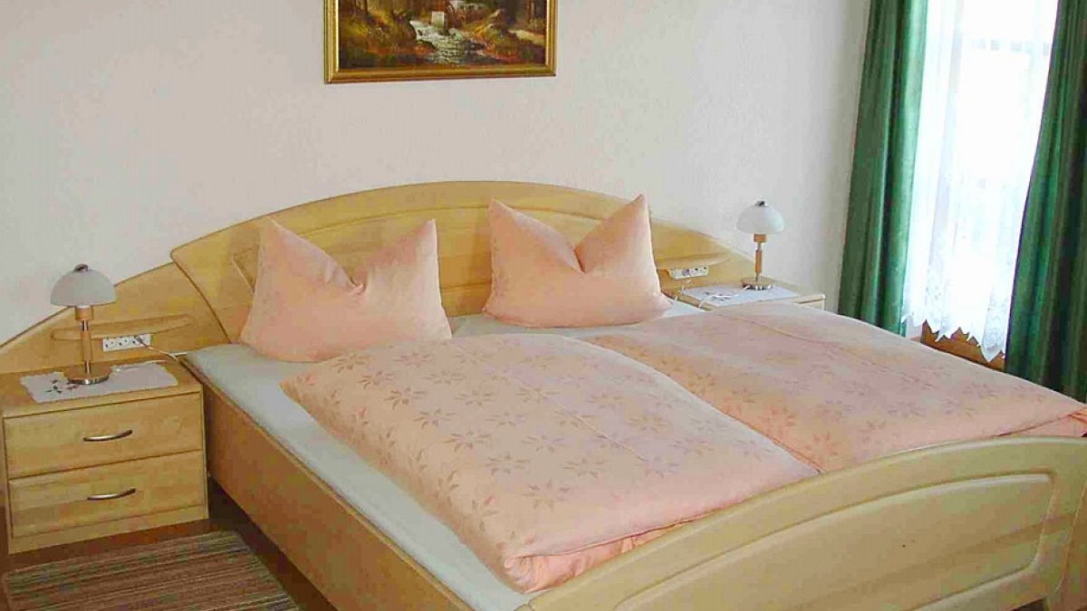 ernst-ferienwohnung-landkreis-regen-schlafzimmer