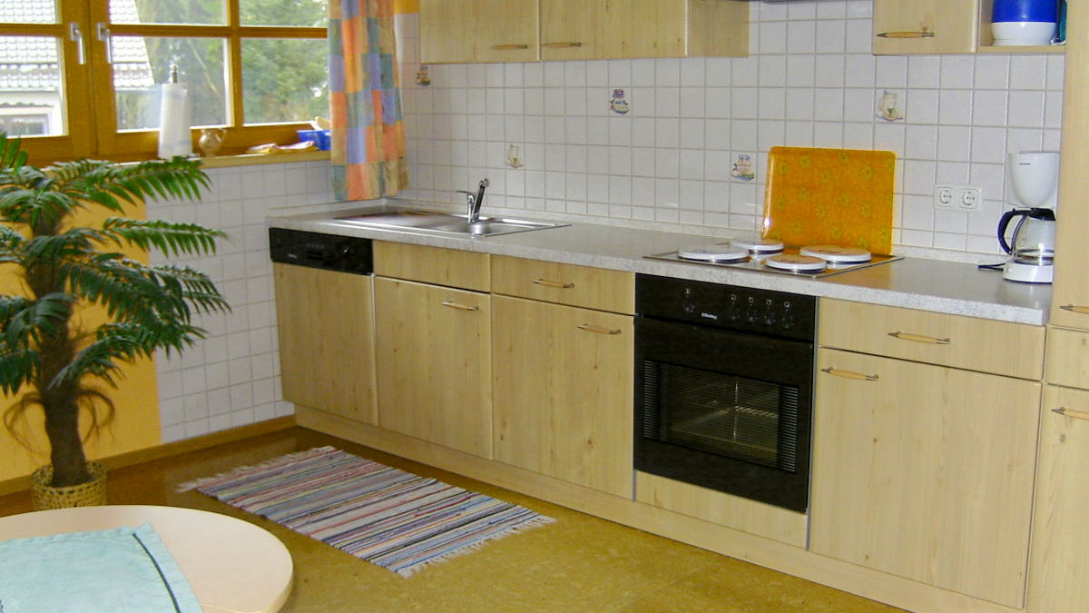 ernst-ferienwohnungen-bayerischer-wald-kueche-kochen