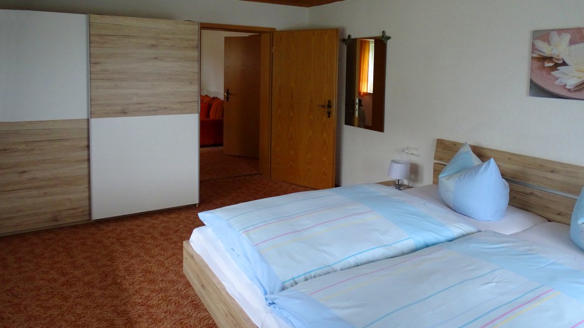 gaestehaus-jutta-bayerischer-wald-zimmer-fruehstueck-schlafen