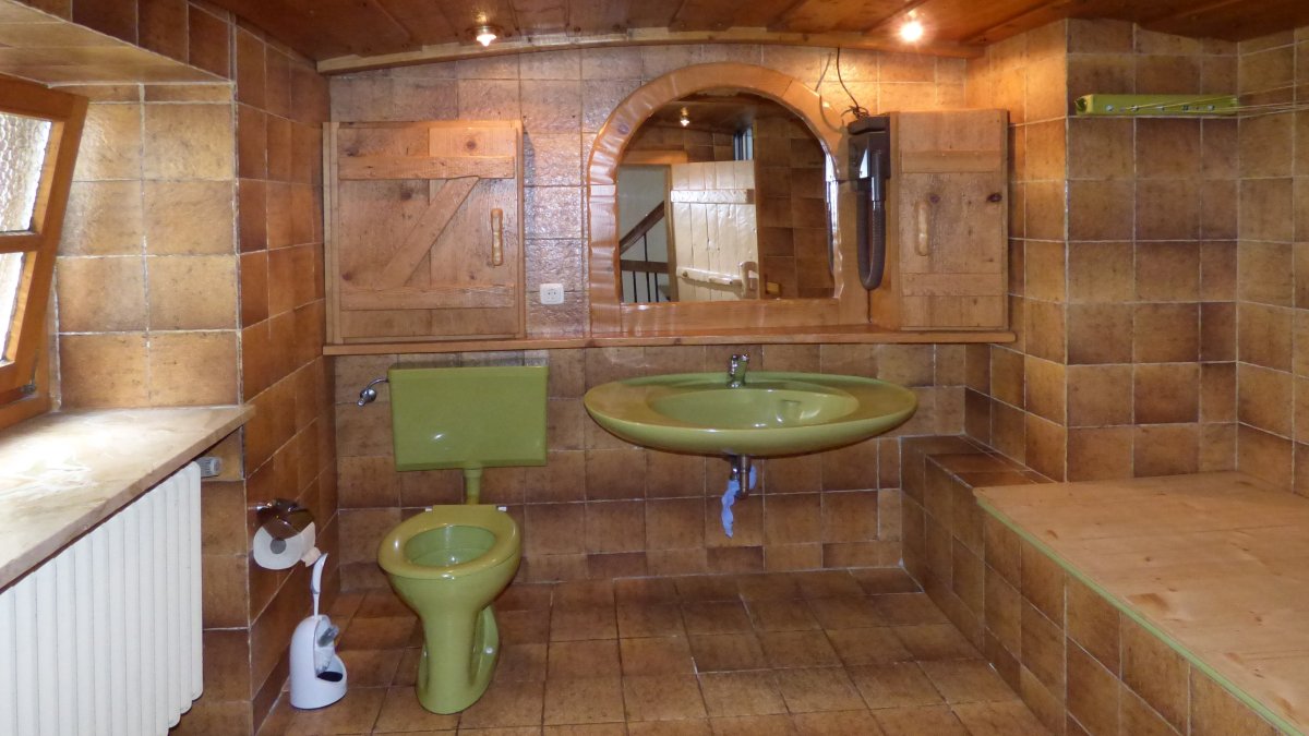 richards-almhuette-urlaub-deutschland-badezimmer-selbstversorgerhaus-mieten