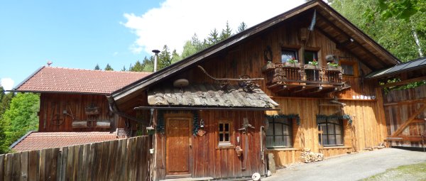 Richards Museum Selbstversorgerhütte Bayerischer Wald Hütten Ansicht