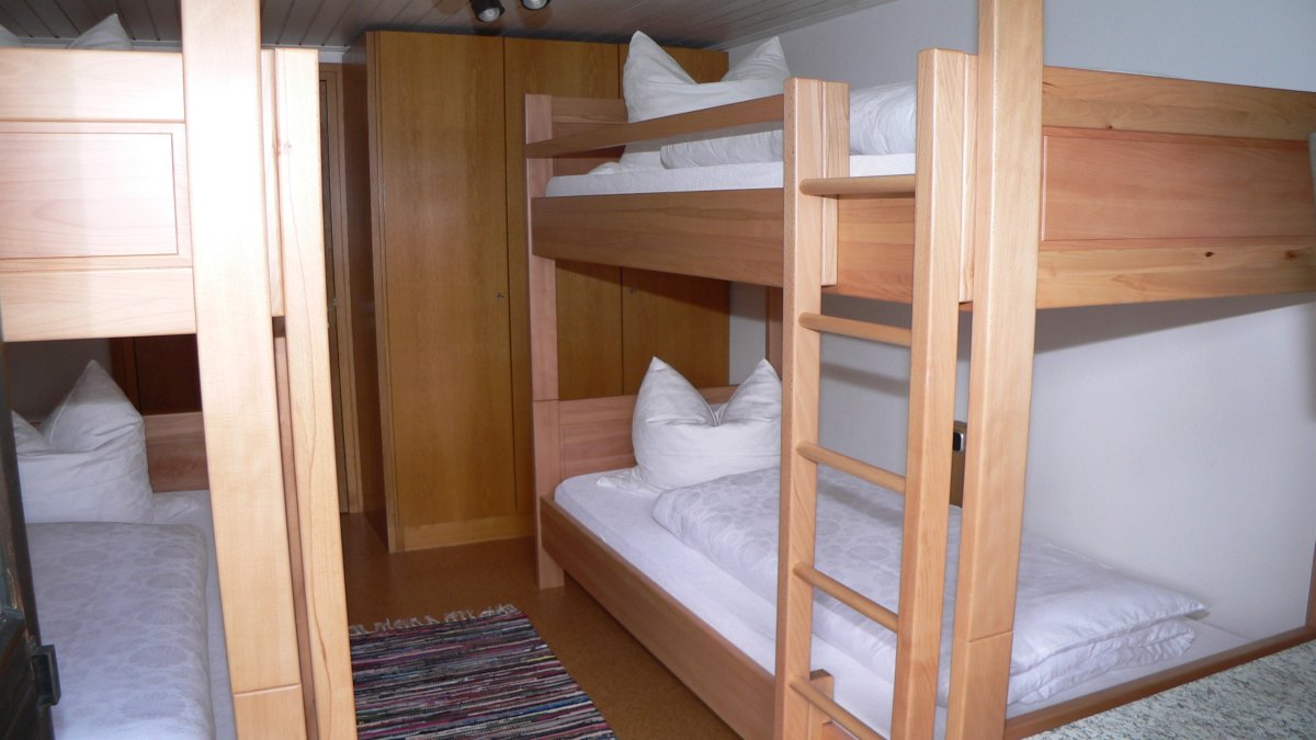 zeintl-ferienwohnung-straubing-kinderzimmer-niederbayern-stockbetten-ferienhaus-1200