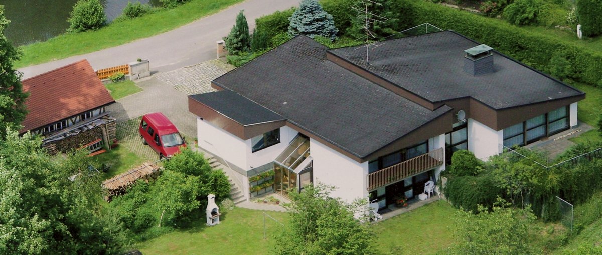 zeintl-ferienwohnung-straubing-unterkunft-wiesenfelden-luftbild-1200