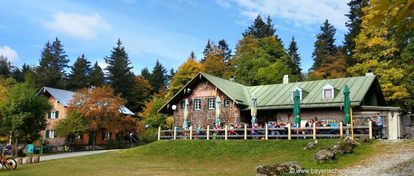 bayerischer-wald-ausflugsziele-highlights-berghuetten-wanderungen