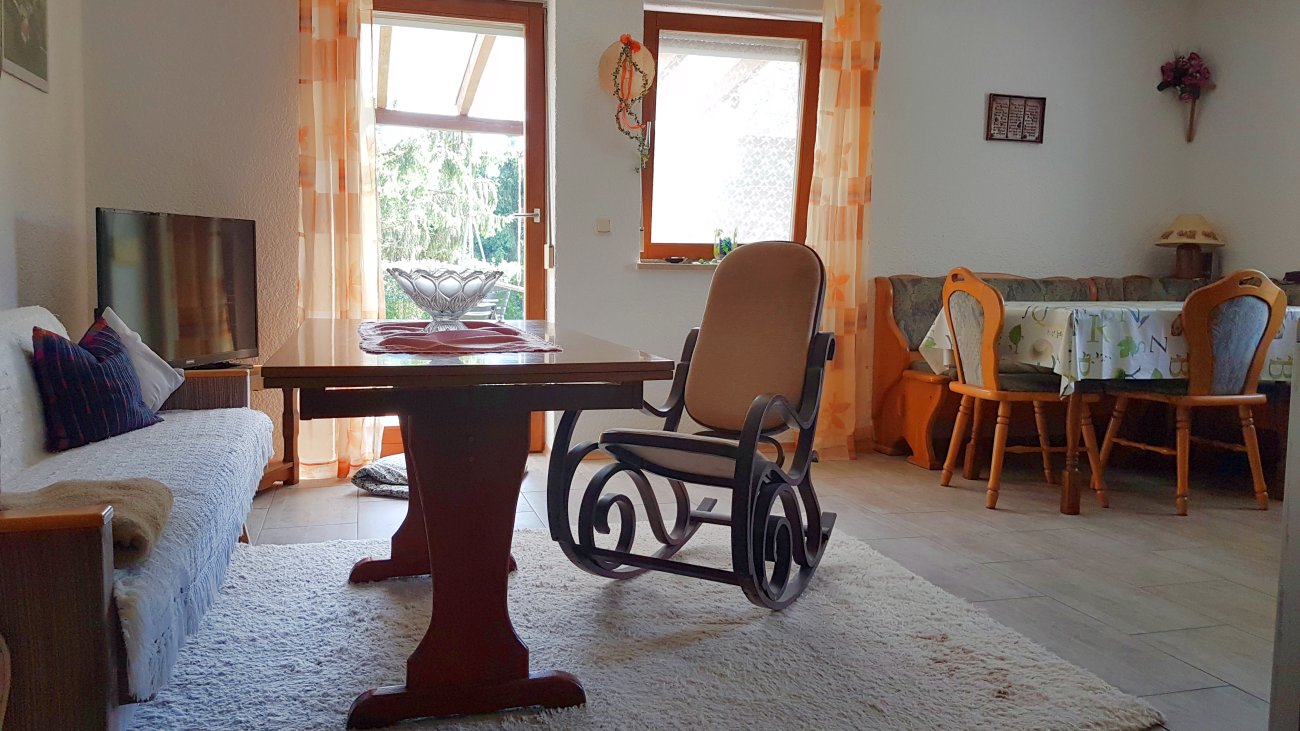 feigl-niederbayern-bauernhofurlaub-ferienwohnung-wohnzimmer