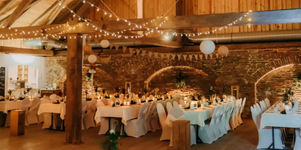 Hochzeit Location im Hotel mit Hochzeitsstadel