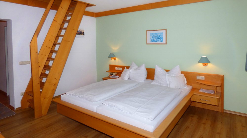 lindenhof-hetzenbach-familienhotel-oberpfalz-zimmer-frühstück-1000 lindenhof-hetzenbach-familienhotel-oberpfalz-zimmer-frühstück