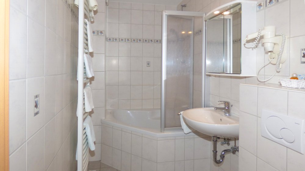 lindenhof-oberpfalz-hotel-appartement-regensburg-badezimmer-1000 lindenhof-oberpfalz-hotel-appartement-regensburg-badezimmer