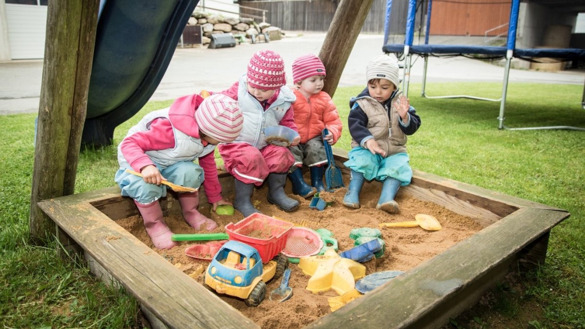 piendl-bauernhof-bayern-spielplatz-sandkasten