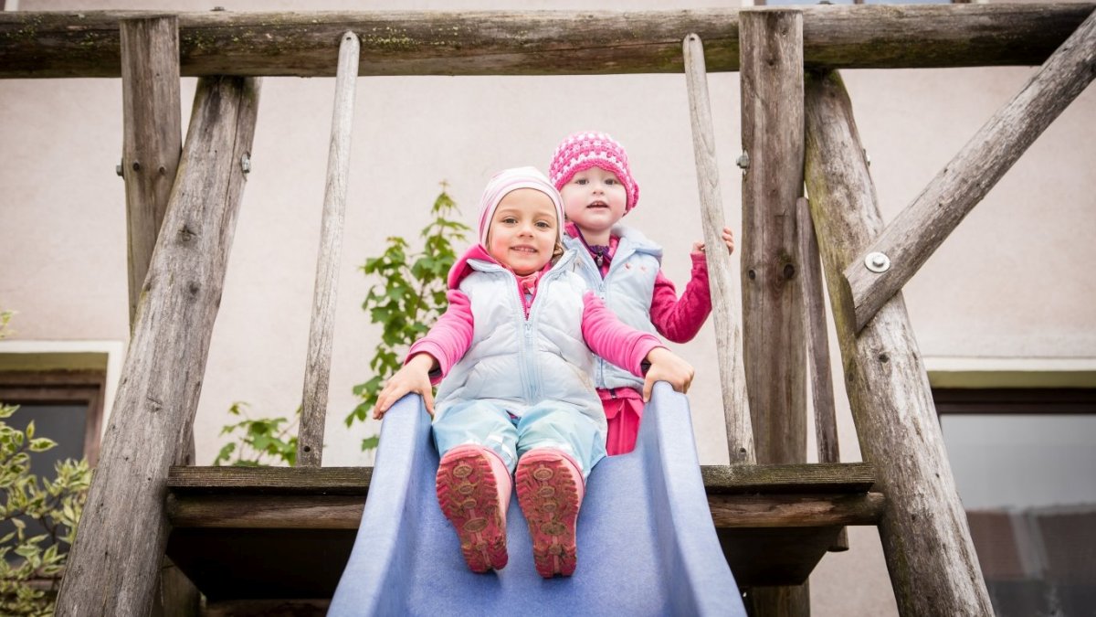 piendl-familienbauernhof-bayerischer-wald-kinder-spielplatz