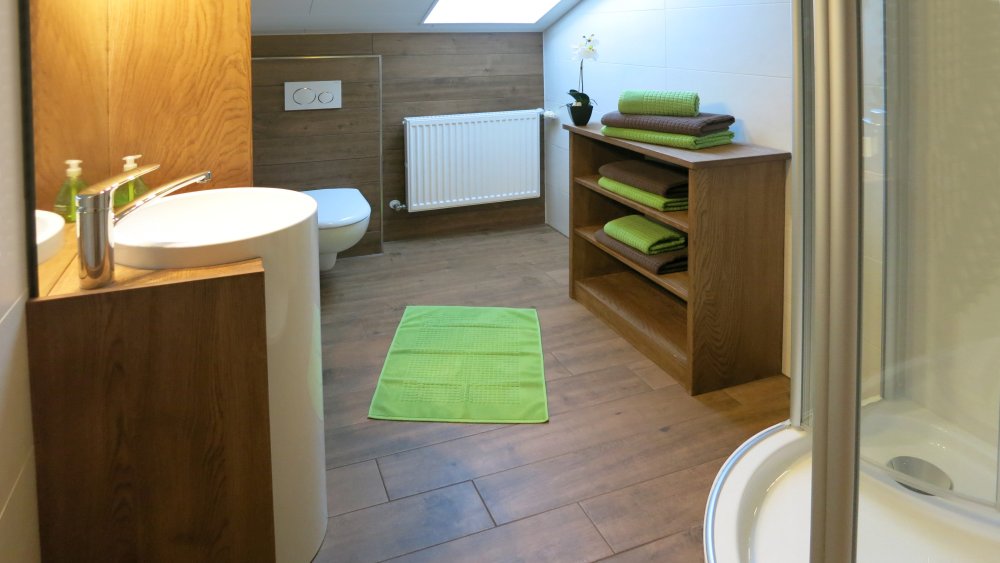 wieshof-ferienwohnungen-bayern-biohof-badezimmer
